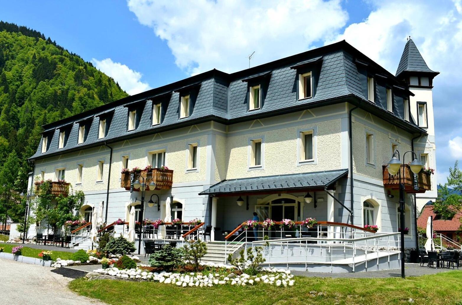 Hotel Saisera 文布鲁纳 外观 照片