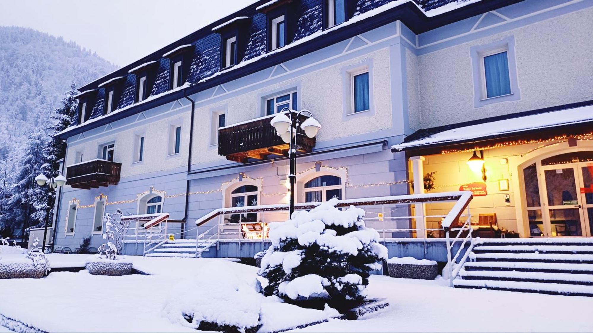 Hotel Saisera 文布鲁纳 外观 照片